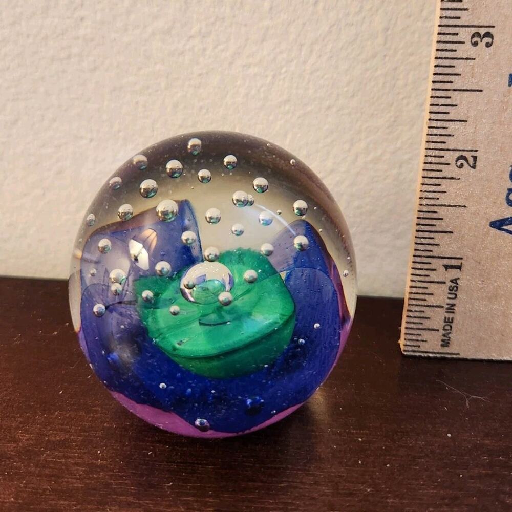 Beautiful Dynasty Gallery Vintage Heirloom Collectibles Paper Weight